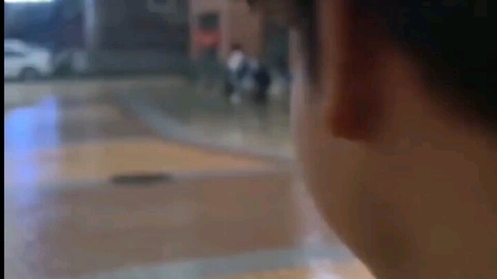 Giữa cơn mưa, “Thần nhảy đường phố” Tương Chân Sảng