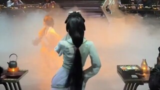 “Meneteskan cairan putih”