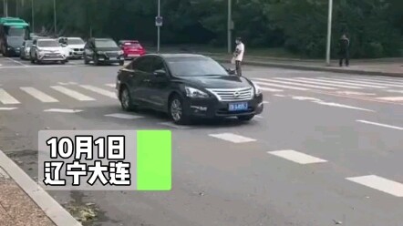A man stood in the middle of the road and refused to move, leaving vehicles on both sides too afraid