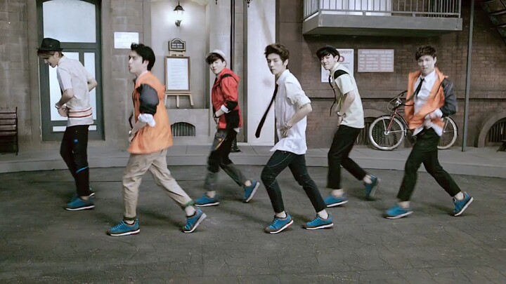 As everyone knows, EXO’s fangirls are mostly spoiled by them—even the ads are all about macho compet