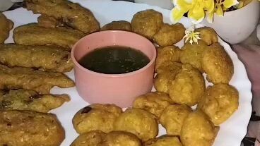 标题: 🌽 香脆玉米饼，一口下去太香了！😋标签:#玉米饼 #玉米小吃 #香脆美食 #美食 #小吃 #家常美食 #美食分享 #好吃 #中国美食 #美食视频