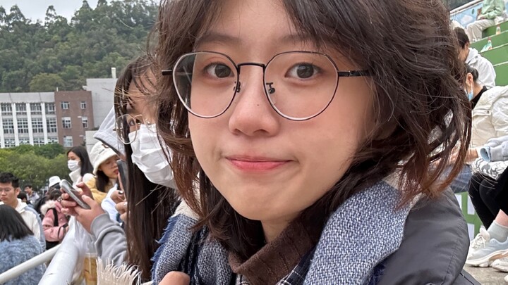 “Am I a lover or just a friend?” Playing the angsty heroine at the winter sports day… (I’m back afte