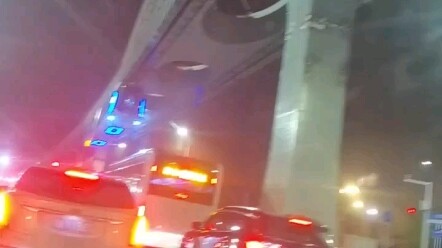 إعادة النشر: اختبار تشغيل السكة الجوية في غوانغو بمدينة ووهان ليلاً