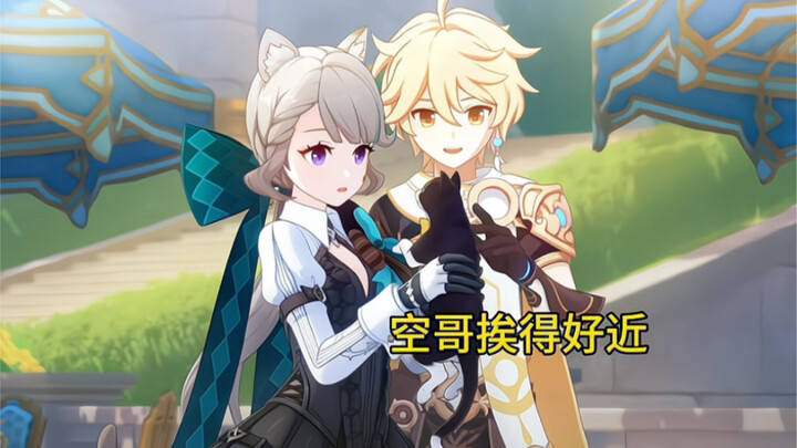 Linini invited her older brother and younger sister to compare—so cute cats!