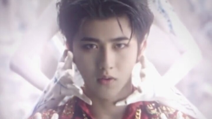 “Without the middle part, Brother Chicken is actually quite handsome.”