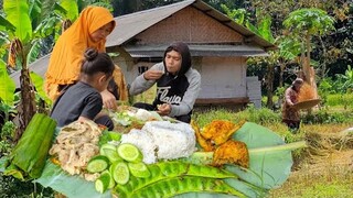 Habis Panen Pare Anyar.. Botram Nasi Timbel, Tungir Ayam Serundeng, PETE, Sambel, Masakan Kampung