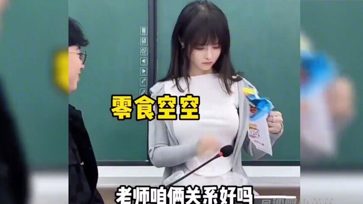 The cutest college professor on the entire internet—having a teacher like this in class would make y