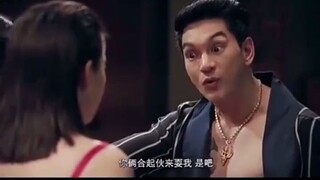 เพื่อประโยชน์ของเพื่อน ๆ เธอจึงถูกบังคับให้ยอมรับการปฏิบัติที่รุนแรงเช่นนี้