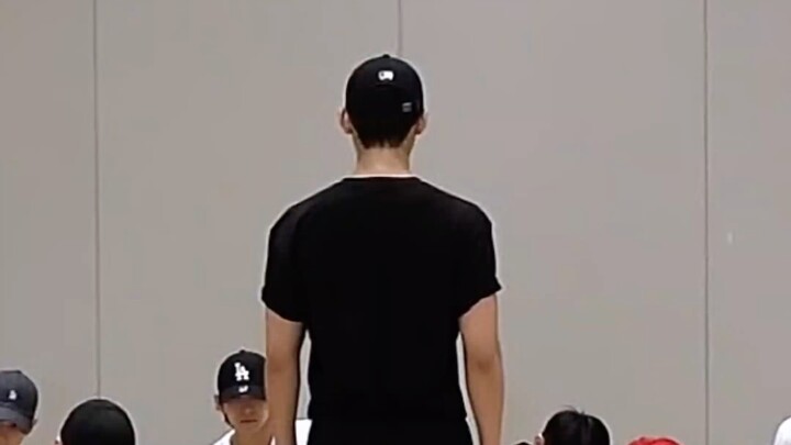 【โฟกัสห้องซ้อมของคิมมินกยู】ลูกสุนัขสีดำล้วนสุดฮอต