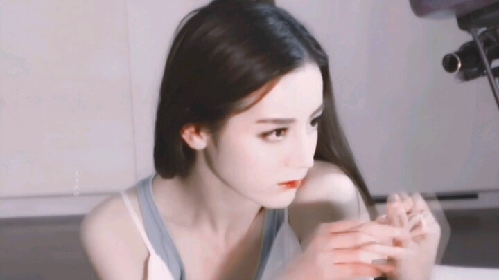 [Dilraba] Có điều gì đáng thắc mắc về điều này không? Chị đang giết toàn bộ khán giả!