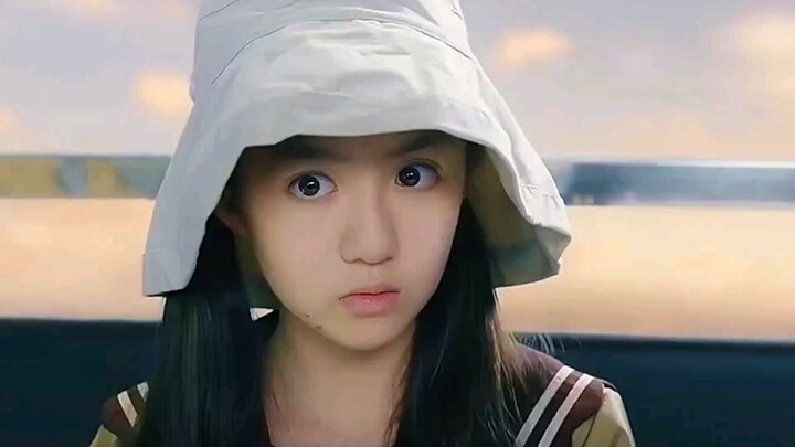 Gadis itu dijauhi teman-temannya, tapi saat kamu paling membutuhkan, selalu ada seseorang yang datan