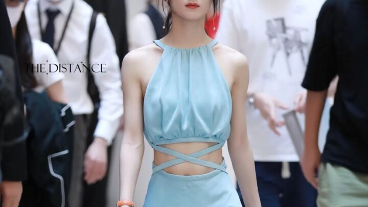 เธอคนนี้แค่หย่าร้างยังทำยอดผู้ติดตามพุ่งขึ้น 500,000 คนได้ วงการบันเทิงจีนจะมีใครอีกสักกี่คนนะ?