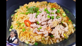 วิธีทำมาม่าหมูสับให้เหมือนหน้าซอง : How to make instant noodles look like pack l Sunny Thai Food