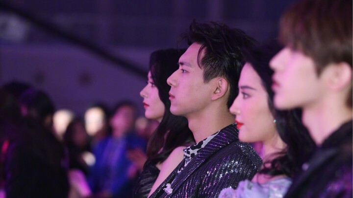 【الوجه الجانبي للي شيان، تشاو لي يينغ، ليو يي في، وتساي شو كون】 افتحوا ليلة ويبو بموسيقى الخلفية من 