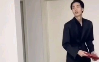 Menghebohkan seluruh internet, sang kapten berhasil bertransformasi berkat program kebugaran!