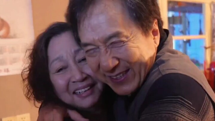 71-year-old Jackie Chan and 75-year-old sister Yuan Qiu cooperate, the landlady style is still