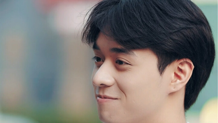 Tự nhận định bản thân là một chuyện, nhưng việc thích bạn lại là một chuyện khác.