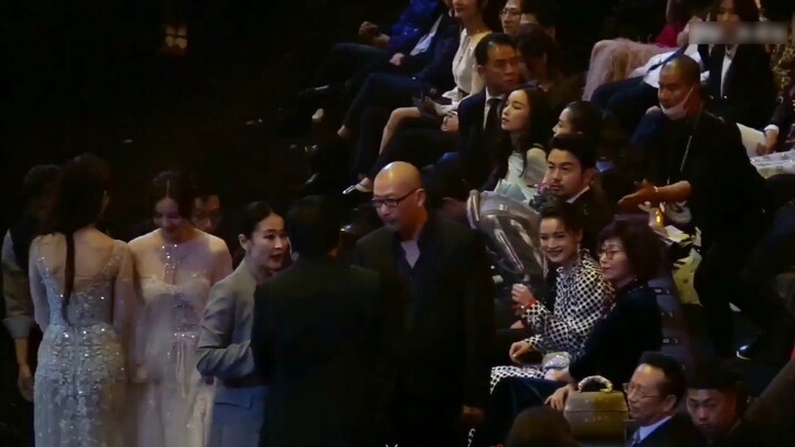 Xiao Zhan hilang丨Bazaar Star Charity Night 20191116