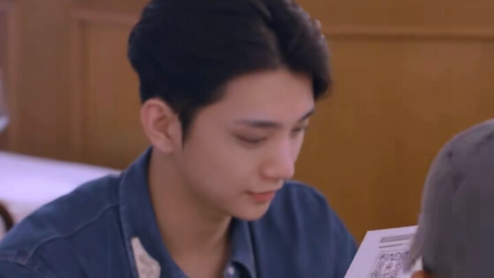 【هونغ تشيجيو جوشوا】بعد طلب الطعام بالإنجليزية، حصل أيضًا على قائمة الإيطالية التي لا يفهمها أحد في N