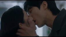 善宰终于和老婆亲亲啦,教科书式的吻戏!连吻戏都那么让人心动,多来点没看够呀#背着善宰跑