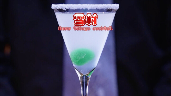 يوكيمورا: خبير خلط المشروبات في مدينة الجليد يقدّم بأسلوب فني كأسًا يشبه حكايةً خرافيةً عن قرية شمال