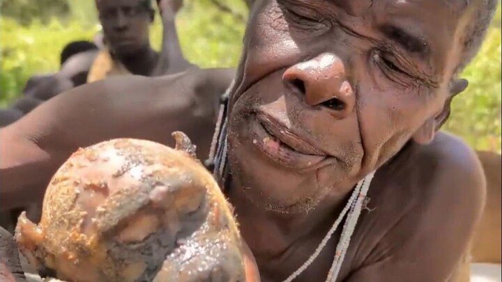 Bộ tộc ăn khỉ cuối cùng ở Châu Phi