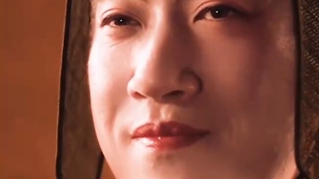 Ketika Lizhi pertama kali memasuki istana, memfilmkan reaksi semua orang saat melihat Lizhi