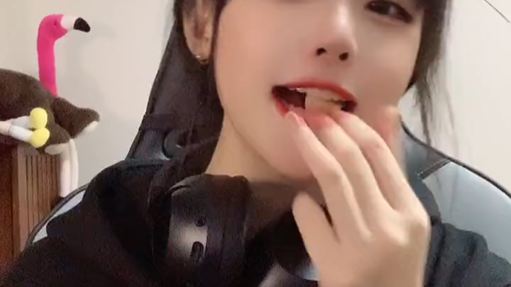 【TIKTOK】Exclusive for the Internet girl @i_am_young22 3