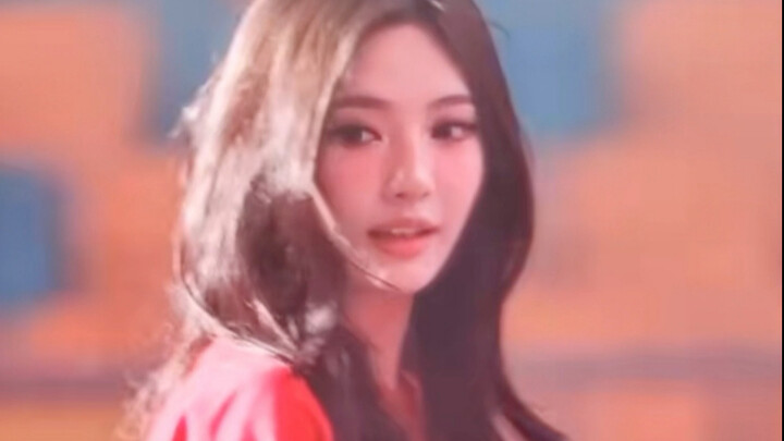 【เหยียนอี้จั๋ว】ได้ยินเสียงฮือฮาลั่น ความงามเป็นเรื่องสากล ความน่ารักติดตัวมาแต่กำเนิด ส่วนออร่าก็เด็