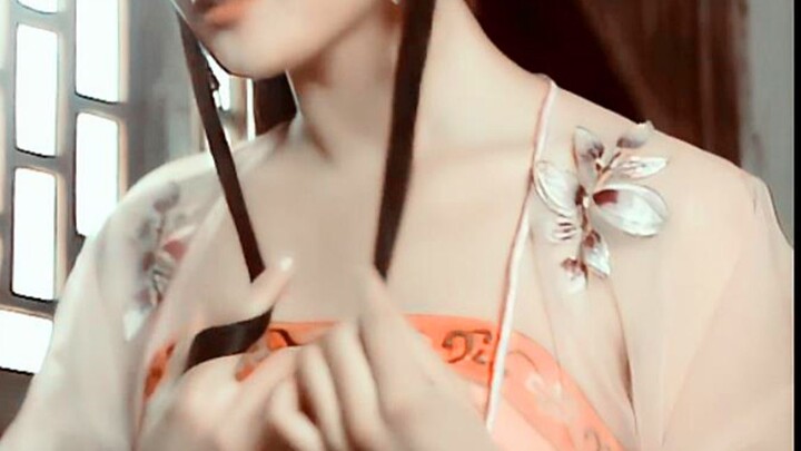 No wonder she had the village old men head over heels—she was this gorgeous when she was young!