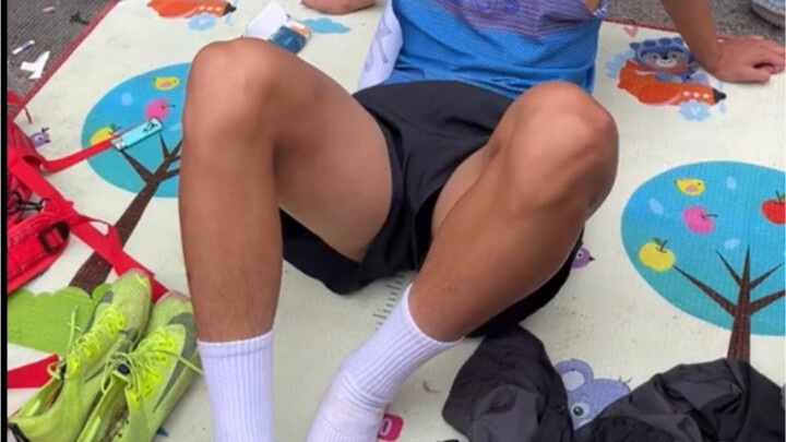 لماذا يبدون لاعبو الرياضة دائمًا وسيمين؟