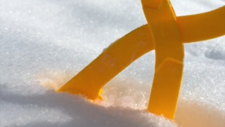 ปั้นลูกบอลหิมะ