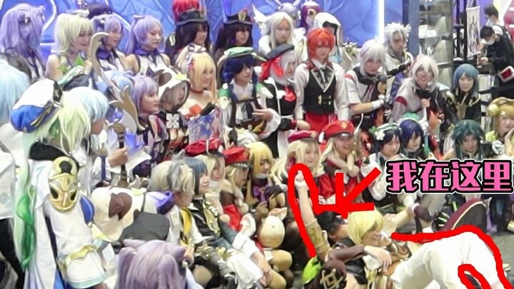 Bagaimana rasanya cosplay dan pergi ke booth BW Genshin Impact untuk memberikan hadiah kepada pengge