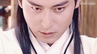 [Trần Quán Lâm｜Hạt trong tai] Một nhân vật phản diện có ngoại hình thần thánh và khuôn mặt nịnh nọt
