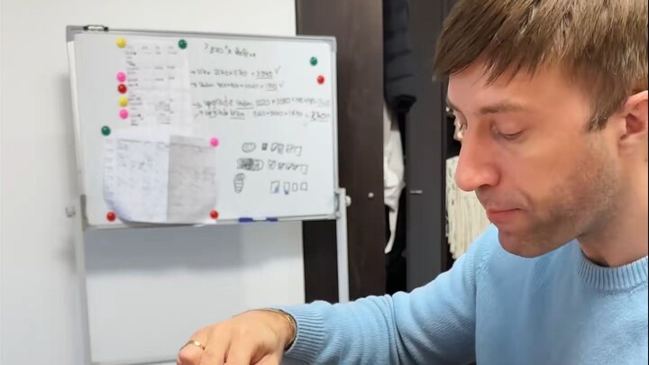 الوجبات الجاهزة دافئة، لكن قلب الابن بارد كالجليد.