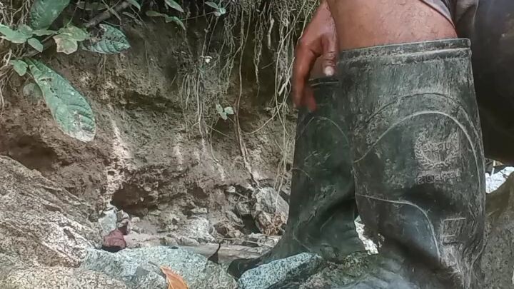 sarap kumain sa tabi Ng batis🥰