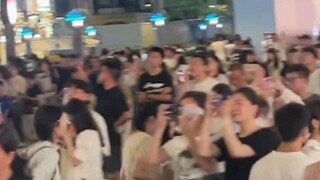 เอฟเฟกต์ของ "ตำนานทิเบต" น่าทึ่งมาก! หอศิลป์ซีจื่อริมทะเลสาบตะวันตกในหางโจวกำลังแสดงงิ้วคุนฉู "ดาบยา