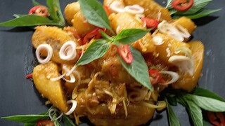 có chuối làm như vầy ăn cơm rất ngon.chuối sáp sốt cà ri.