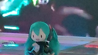 新的一年，fufu在漫展舞台上被迫营业（fu：出生啊