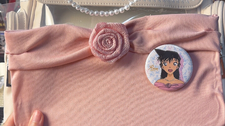 Mượn váy cưới cũ của Mori Ran để làm túi chườm nóng đây ^ ^