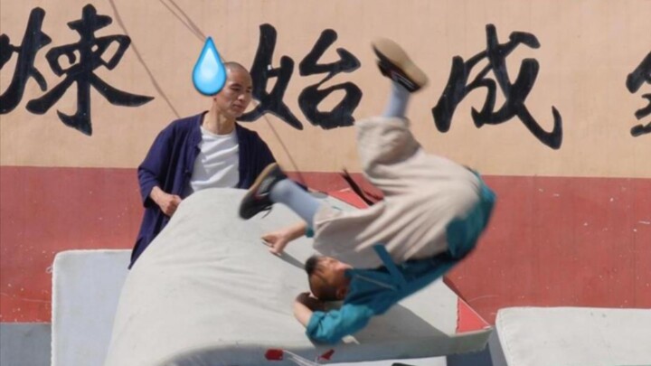 Sư phụ: Bạn làm được mà! Bạn cũng làm được mà!