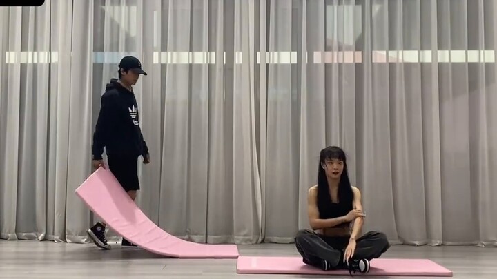 Essential core fitness training for dancers - 32 minutes of full version of the training video. Crea