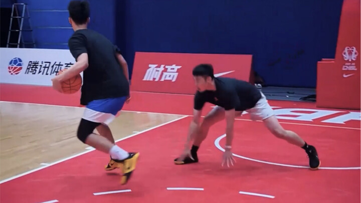 Ada seorang siswa SMA yang benar-benar membuatku kehabisan napas, zaman memang terus berganti～