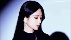 Crazy beauty, this shark look is so attractive, Yang Zi