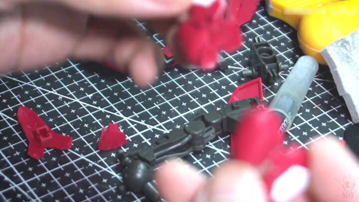 Use the simplest method to make the most sexy Gundam