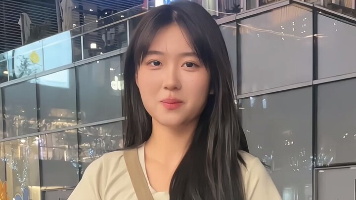 Một cô gái cực kỳ trong sáng