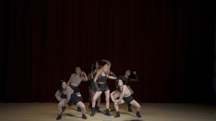 Buổi biểu diễn của câu lạc bộ nhảy Đại học Cao Ly: Blackpink + NewJeans + BoA