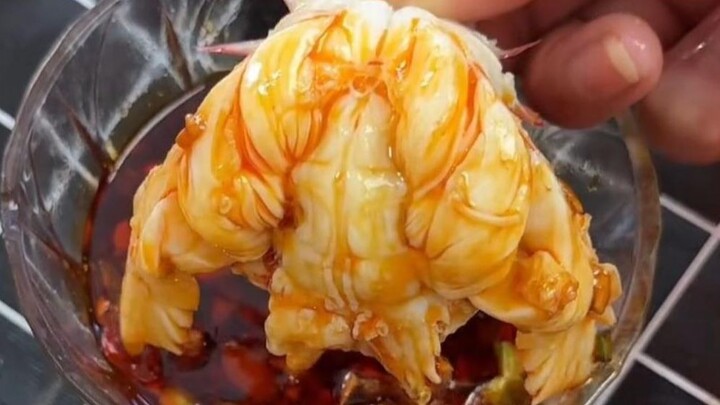 Cara makan yang benar untuk udang pipa