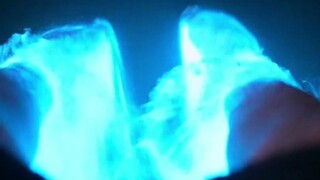 海水中的“甲藻”等生物，受到扰动刺激时，会发出这样的梦幻荧光