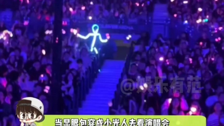 Aku mengerti, lain kali ke konser idola aku akan berpakaian seperti ini!